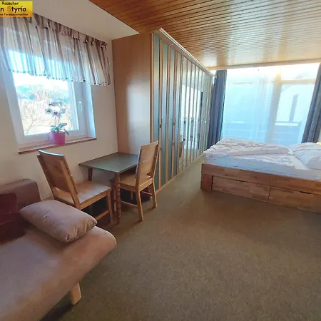 Adam Διαμέρισμα